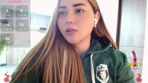 lucia star  online show from November 24, 11:15 pm