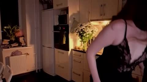 Lucia online show from October 25, 7:30 pm