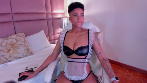  lucia wallace  online show from March 7, 3:19 am