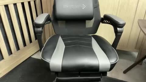 Snapshot of lucifer16661337 chatting on November 28, 2:47 am lucifer16661337 online show from November 28, 2:47 am