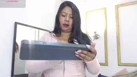 Luci online show from October 6, 7:33 pm