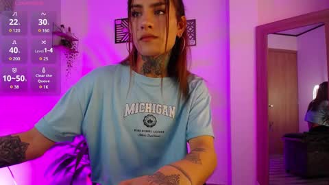 luciiana online show from December 20, 8:01 pm