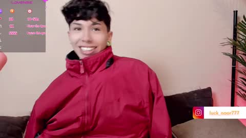 Noor online show from March 8, 9:51 pm