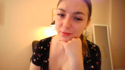 lucky_foryou_baby online show from December 23, 6:33 am