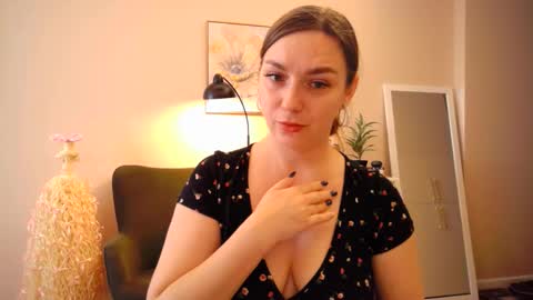 lucky_foryou_baby online show from January 2, 9:43 am