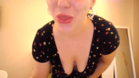 lucky_foryou_baby online show from February 6, 9:43 am