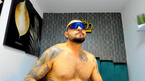 lucky_smith1 online show from November 22, 5:56 pm