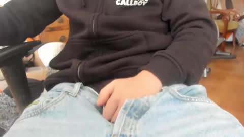 Snapshot of luckydrakex chatting on March 1, 9:40 am Lucky online show from March 1, 9:40 am