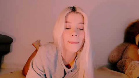 Snapshot of luckysapphire777 chatting on February 2, 10:46 am luckysapphire777 online show from February 2, 10:46 am