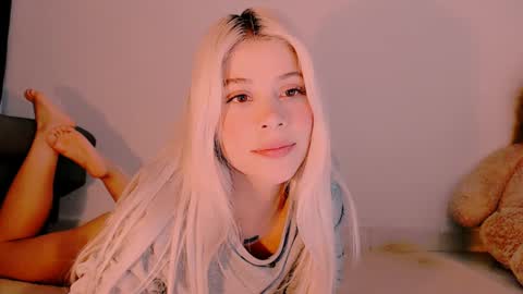 Snapshot of luckysapphire777 chatting on February 2, 1:52 pm luckysapphire777 online show from February 2, 1:52 pm