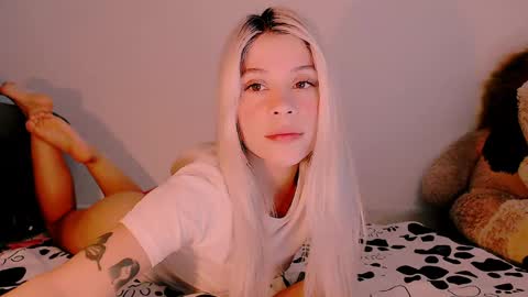 Snapshot of luckysapphire777 chatting on February 6, 8:07 am luckysapphire777 online show from February 6, 8:07 am