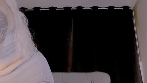 Snapshot of luckysapphire777 chatting on September 27, 5:12 am luckysapphire777 online show from September 27, 5:12 am