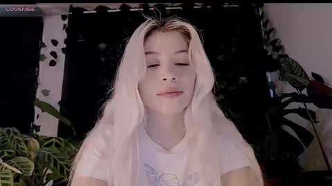 Snapshot of luckysapphire777 chatting on October 9, 9:07 am luckysapphire777 online show from October 9, 9:07 am