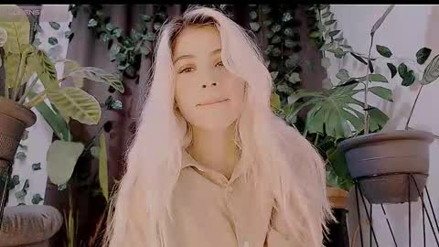 Snapshot of luckysapphire777 chatting on October 26, 12:22 pm luckysapphire777 online show from October 26, 12:22 pm