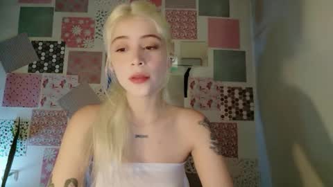 Snapshot of luckysapphire777 chatting on November 14, 3:27 am luckysapphire777 online show from November 14, 3:27 am