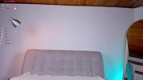 Hello my name is Lucy nice to meet you  thumb up is important for me kisses     online show from September 11, 5:35 pm