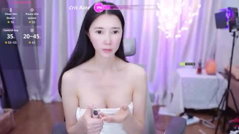 Lucy online show from November 12, 1:39 am