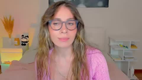 lucy__ray online show from December 8, 6:17 pm