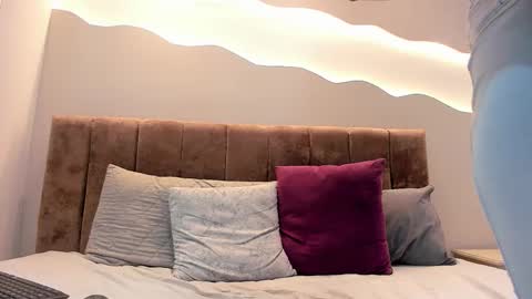 lucy_canel online show from November 14, 8:13 am