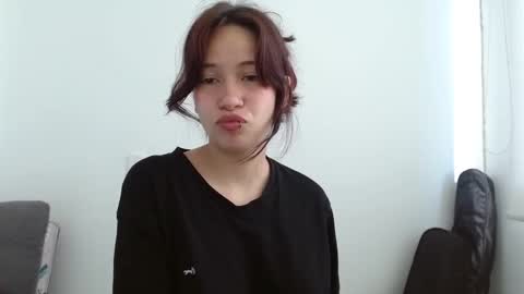 Snapshot of lucy_collins_g chatting on February 28, 1:25 pm Lucy online show from February 28, 1:25 pm