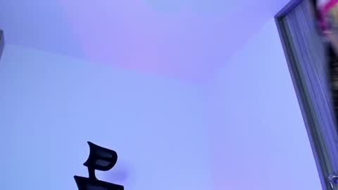 Snapshot of lucy_fernandez chatting on February 21, 11:10 pm lucyfer online show from February 21, 11:10 pm