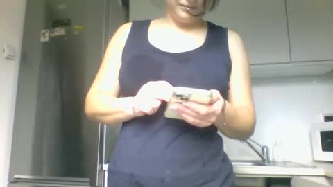 lucybylucy online show from November 9, 8:01 am