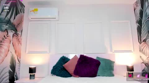 Lucy online show from February 13, 6:52 am