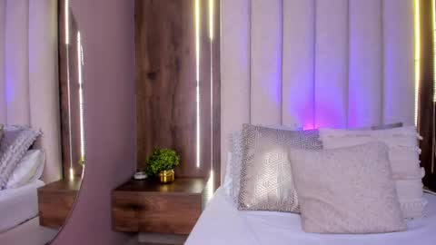 Lucy online show from October 1, 2:34 pm