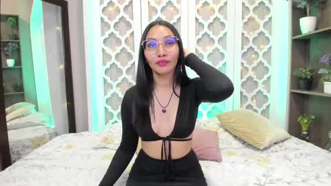 Lucy Liiu online show from December 23, 9:08 pm