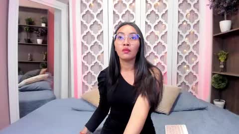 Lucy Liiu online show from February 19, 7:48 pm