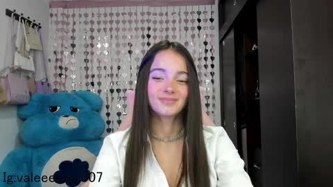 Snapshot of lucyy_tayy chatting on December 1, 9:48 pm The love of your life 3 online show from December 1, 9:48 pm