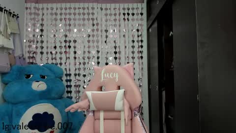 Snapshot of lucyy_tayy chatting on December 4, 9:35 pm The love of your life 3 online show from December 4, 9:35 pm