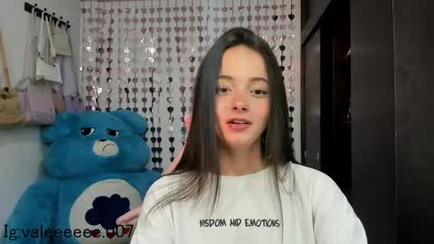 Snapshot of lucyy_tayy chatting on December 12, 3:54 am The love of your life 3 online show from December 12, 3:54 am