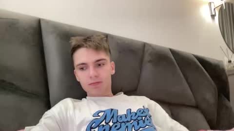 Luis online show from November 27, 8:49 am