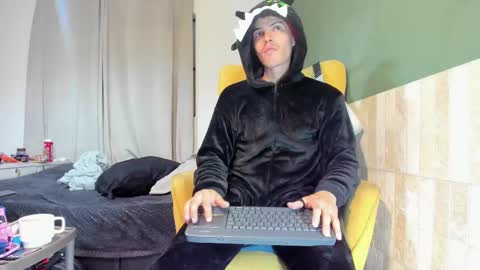 Luis AS online show from February 23, 11:44 am