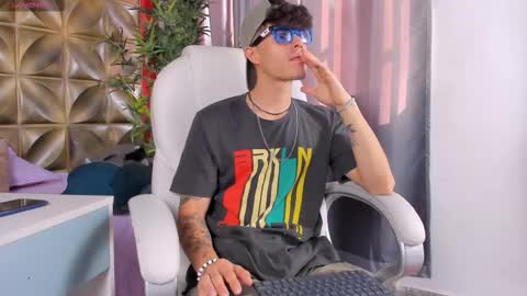 Luis AS online show from October 21, 1:23 pm