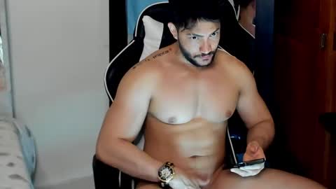 Snapshot of luis_baptista chatting on December 15, 11:31 pm luis_baptista online show from December 15, 11:31 pm