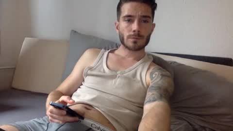 Snapshot of luisbadx chatting on January 9, 11:14 am Luis Badx online show from January 9, 11:14 am