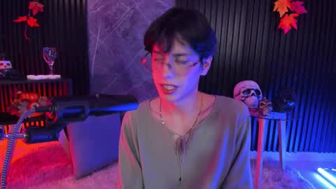 luixdust1 online show from October 22, 4:02 am