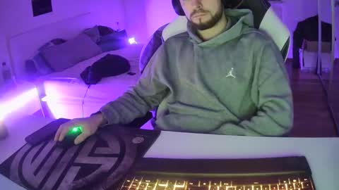 lukasschoetz online show from January 19, 9:13 pm