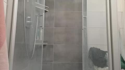 lukasschoetz online show from December 1, 3:28 pm