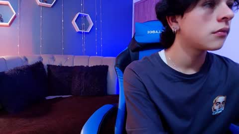 Snapshot of luke_howland chatting on January 12, 8:14 pm Luke online show from January 12, 8:14 pm