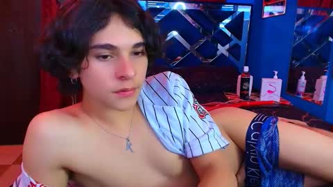 Snapshot of luke_howland chatting on March 1, 6:35 am Luke online show from March 1, 6:35 am