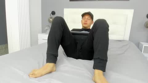 Luke Julien online show from March 10, 7:29 pm