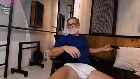 Luke Crews online show from January 30, 7:15 pm