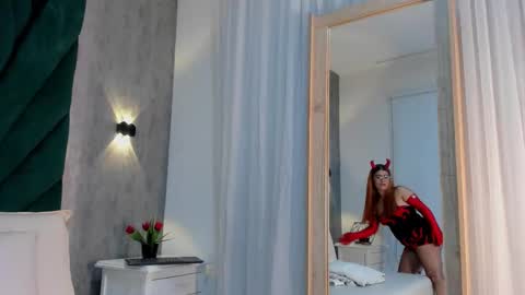 Luli Jones online show from October 31, 11:44 am