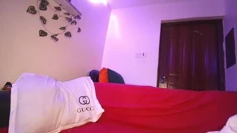 lulu_sparks1 online show from October 21, 6:25 am