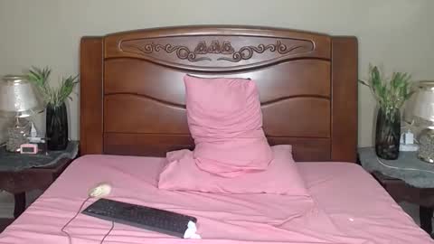 lulu_wild online show from October 26, 12:22 pm