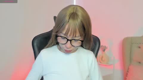 luluuberry online show from November 5, 1:22 pm