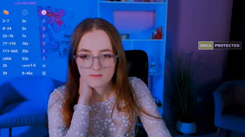 luna_berryy online show from January 5, 2:27 am